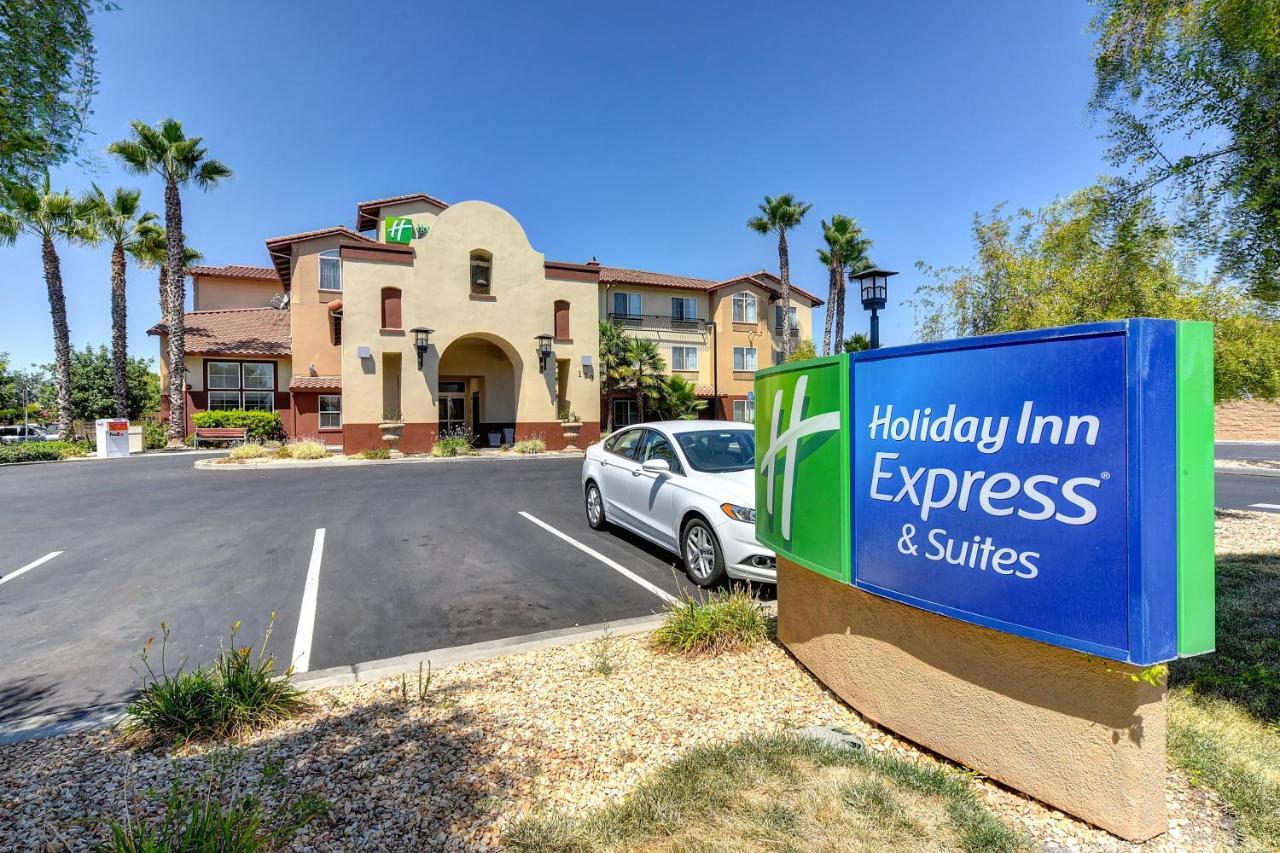 Holiday Inn Express Hotel & Suites Manteca By Ihg Esterno foto