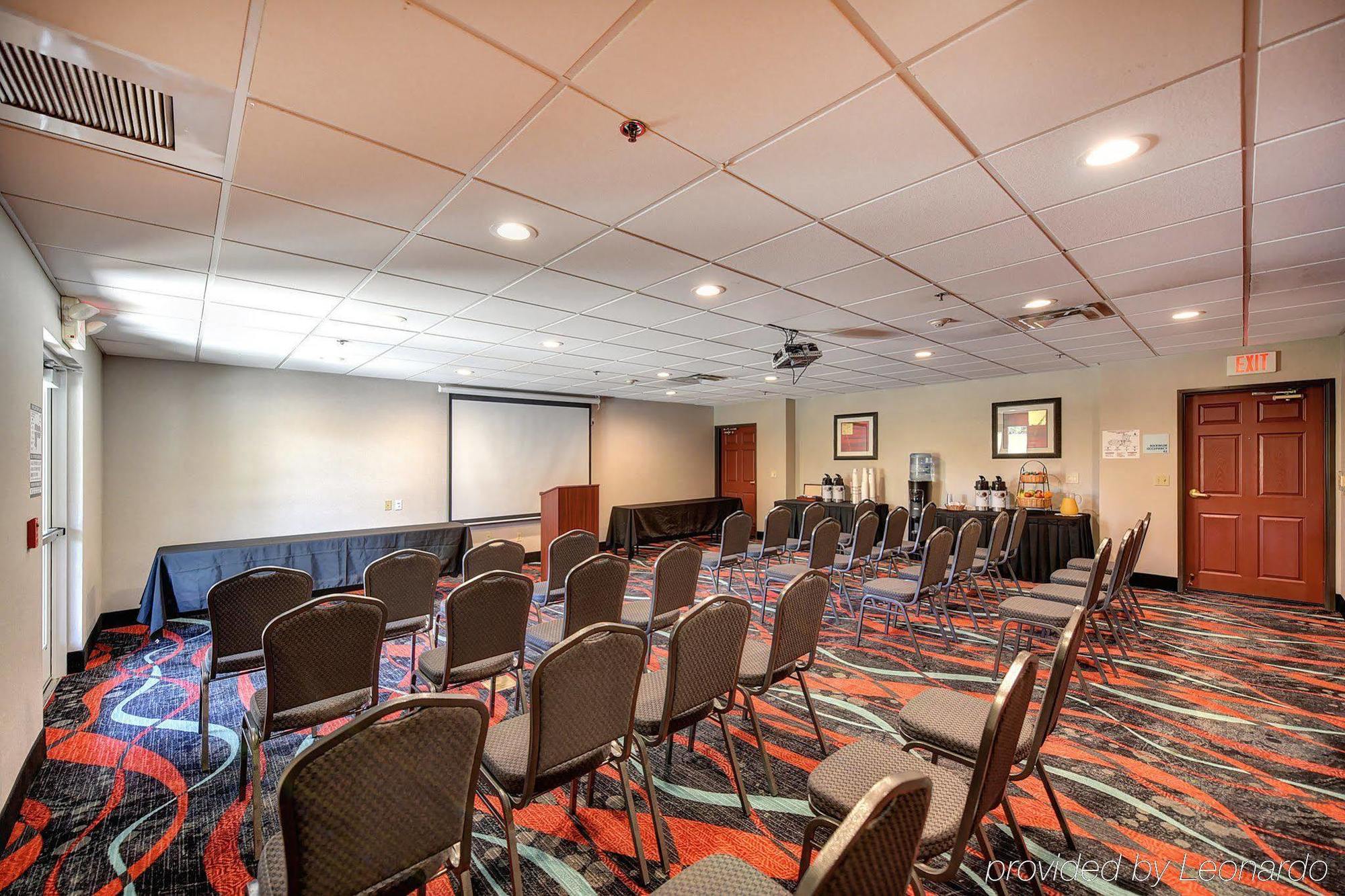 Holiday Inn Express Hotel & Suites Manteca By Ihg Esterno foto