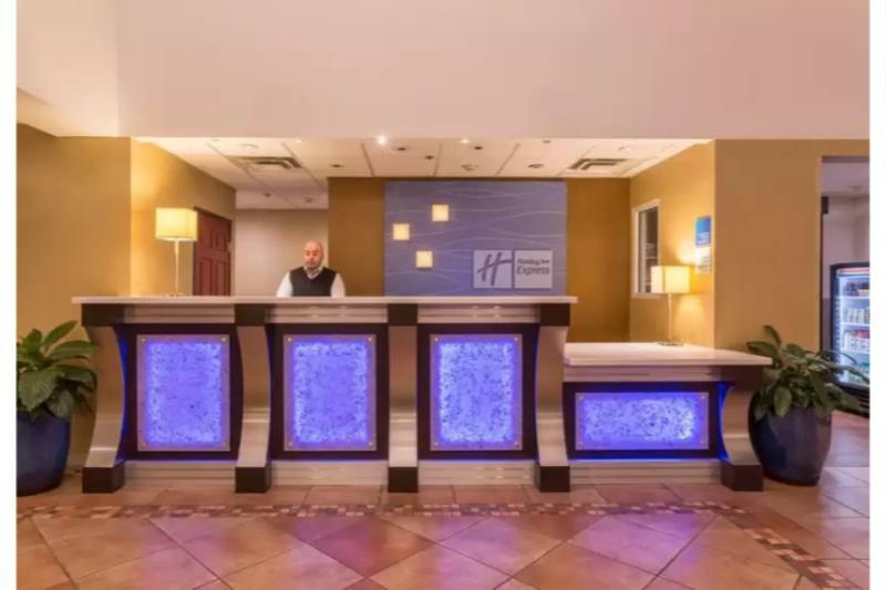Holiday Inn Express Hotel & Suites Manteca By Ihg Esterno foto