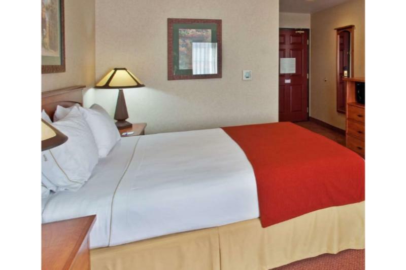 Holiday Inn Express Hotel & Suites Manteca By Ihg Esterno foto