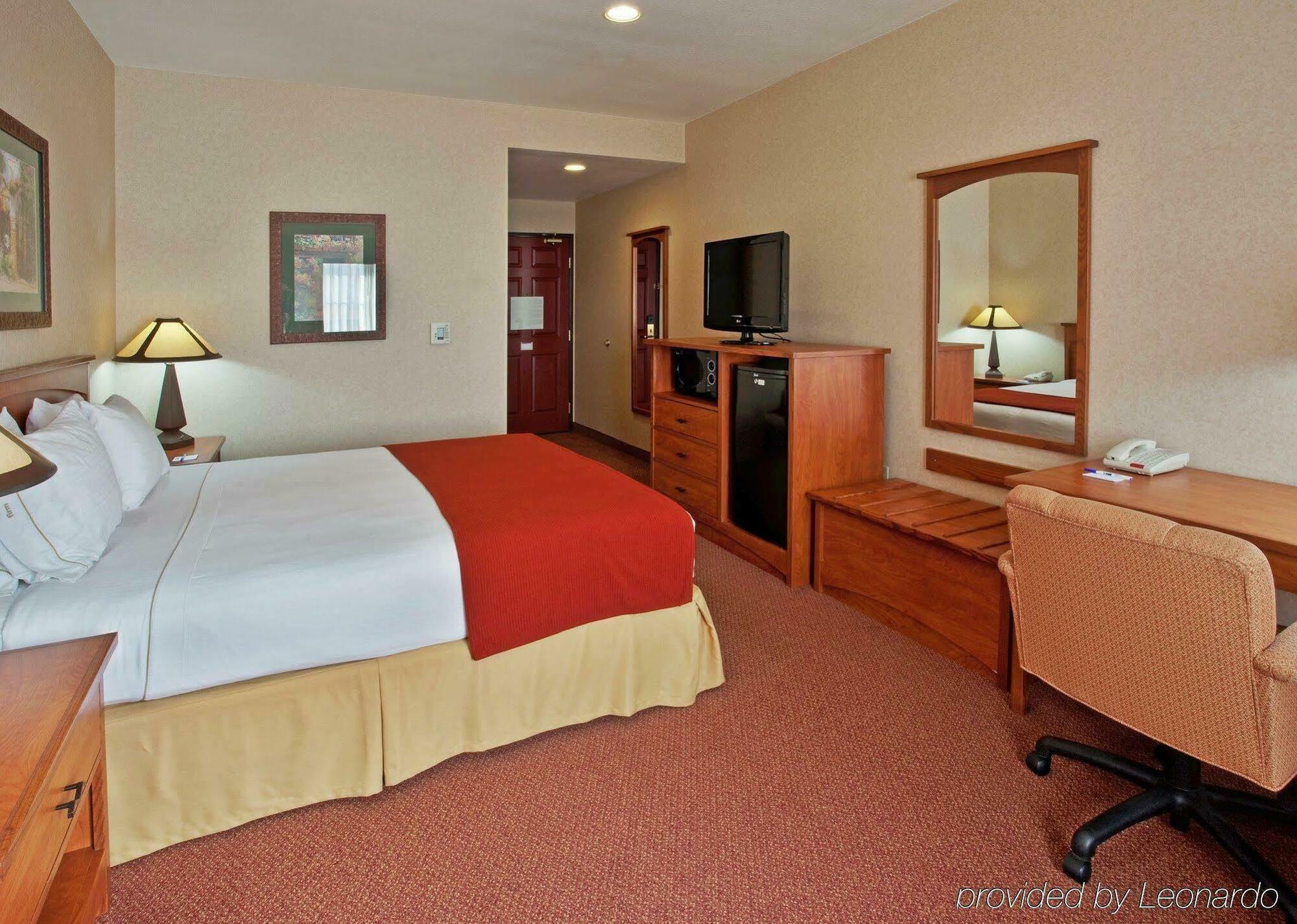 Holiday Inn Express Hotel & Suites Manteca By Ihg Esterno foto