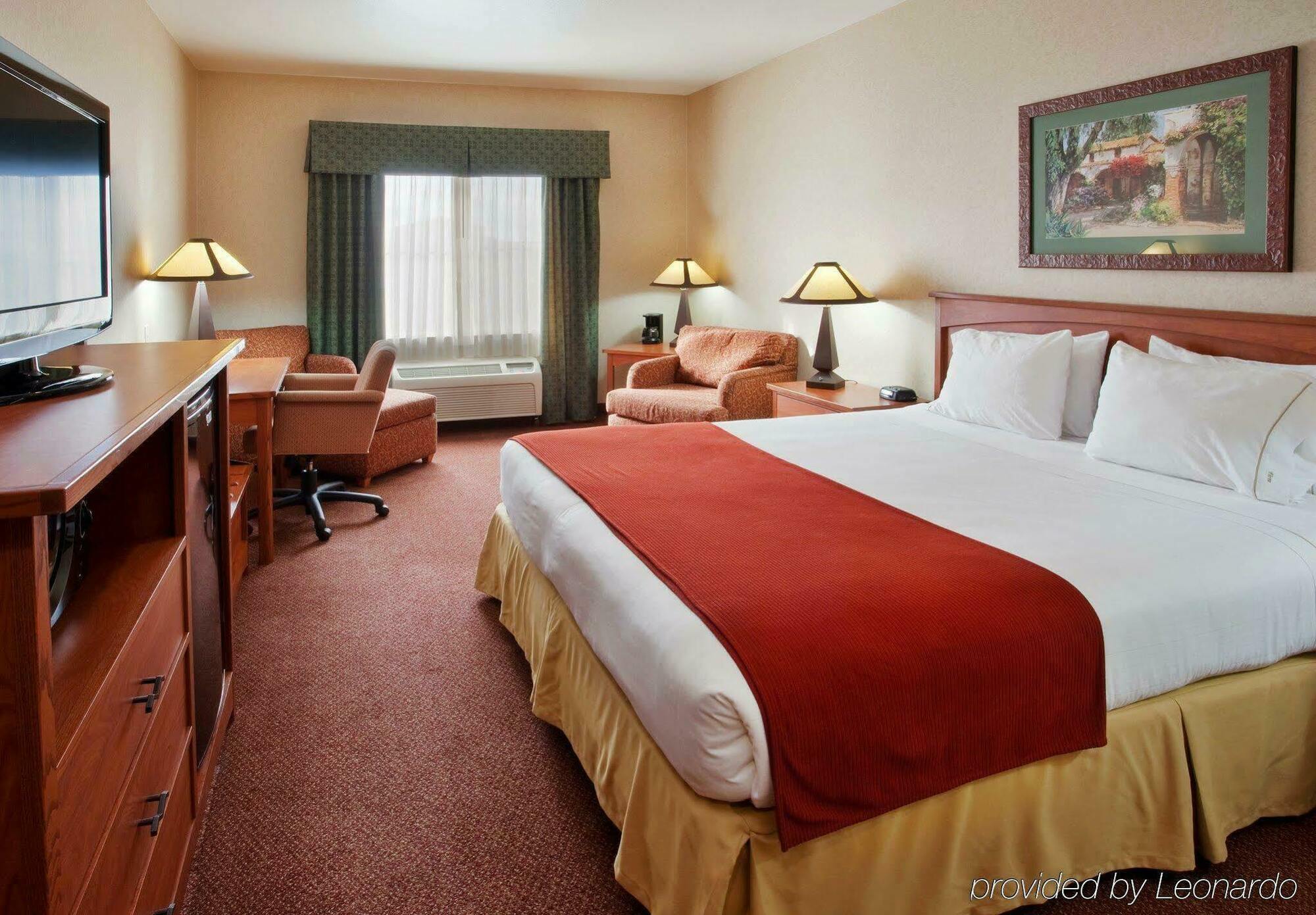 Holiday Inn Express Hotel & Suites Manteca By Ihg Esterno foto
