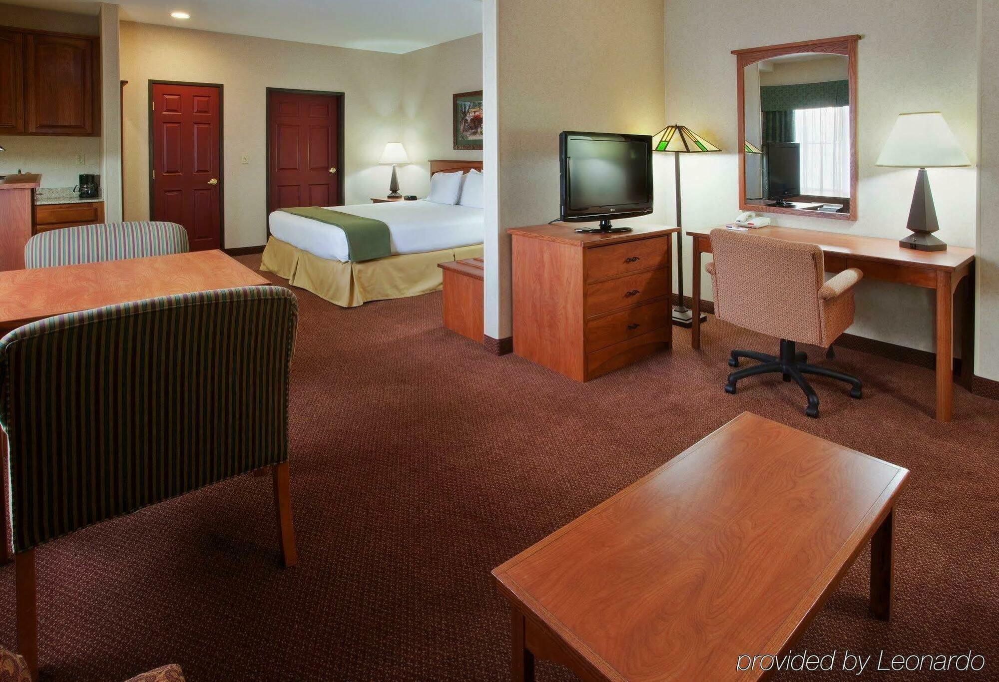 Holiday Inn Express Hotel & Suites Manteca By Ihg Esterno foto
