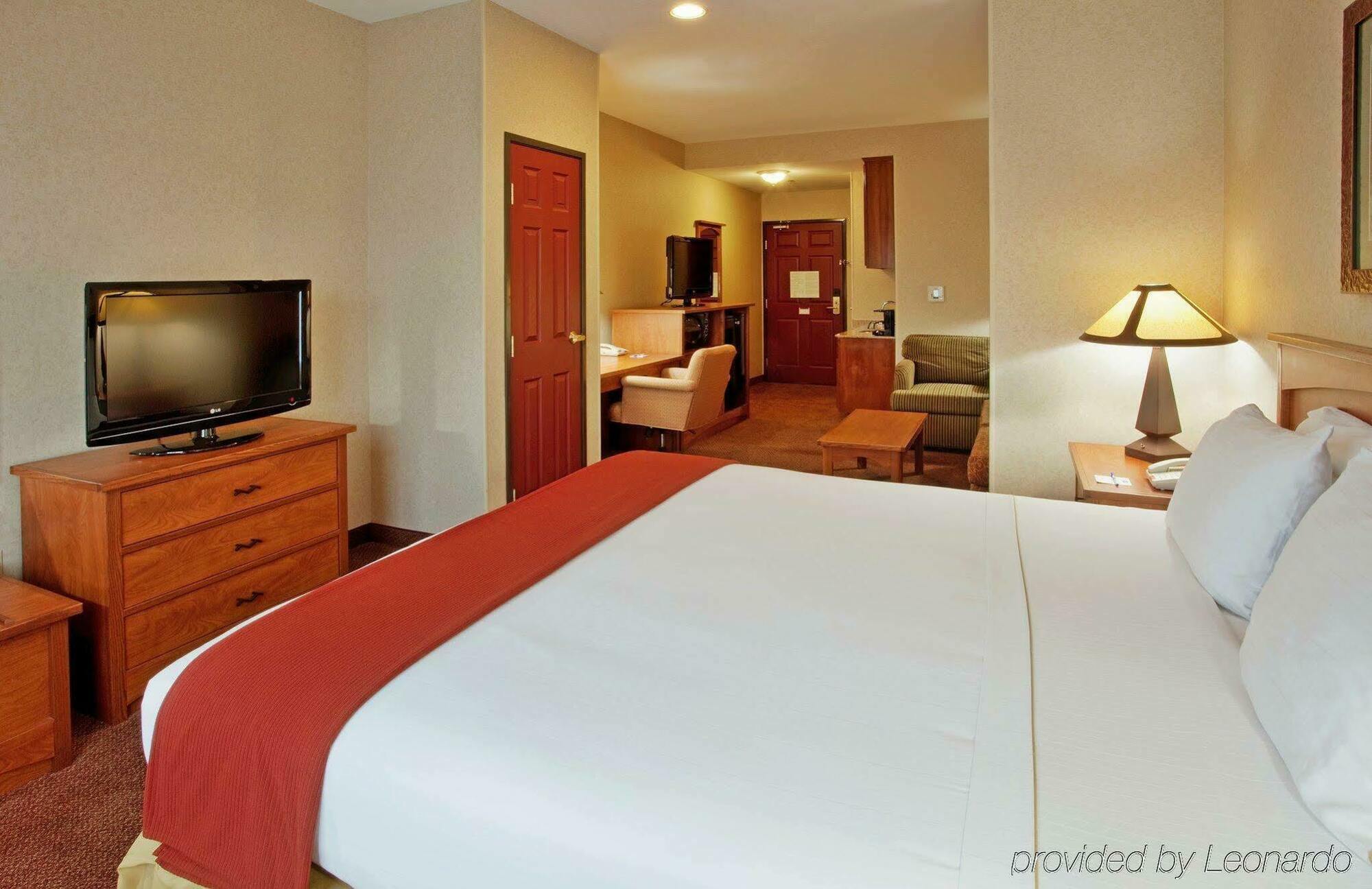 Holiday Inn Express Hotel & Suites Manteca By Ihg Esterno foto