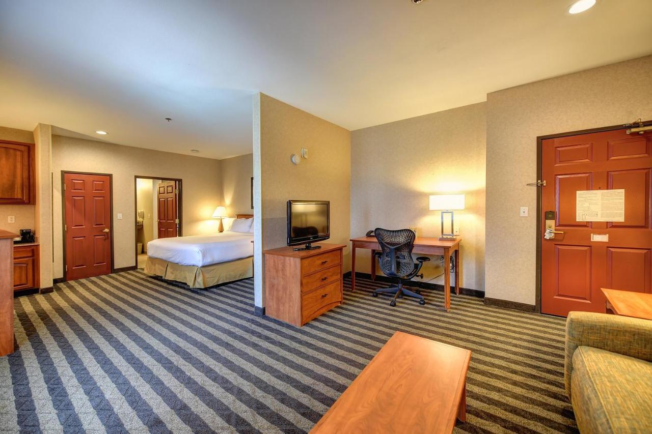 Holiday Inn Express Hotel & Suites Manteca By Ihg Esterno foto