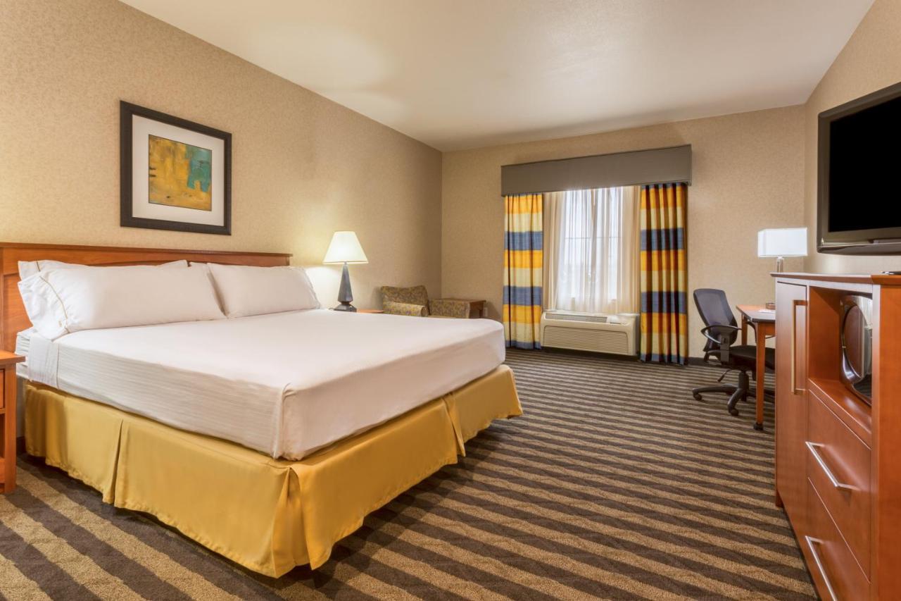 Holiday Inn Express Hotel & Suites Manteca By Ihg Esterno foto