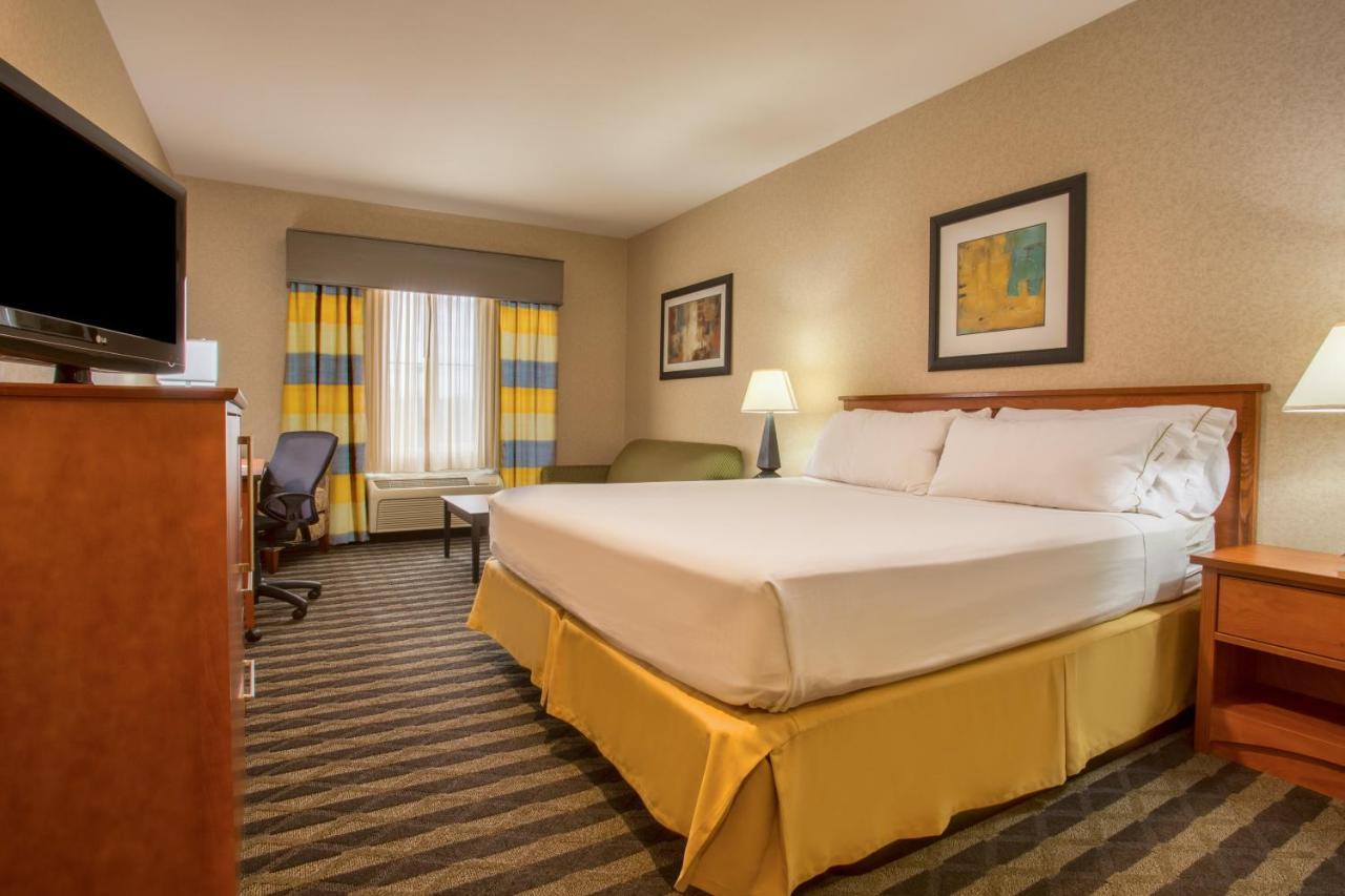 Holiday Inn Express Hotel & Suites Manteca By Ihg Esterno foto
