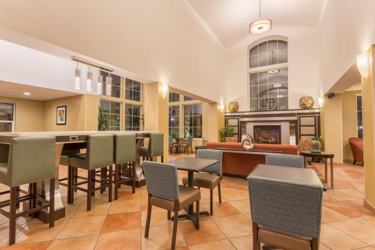 Holiday Inn Express Hotel & Suites Manteca By Ihg Esterno foto