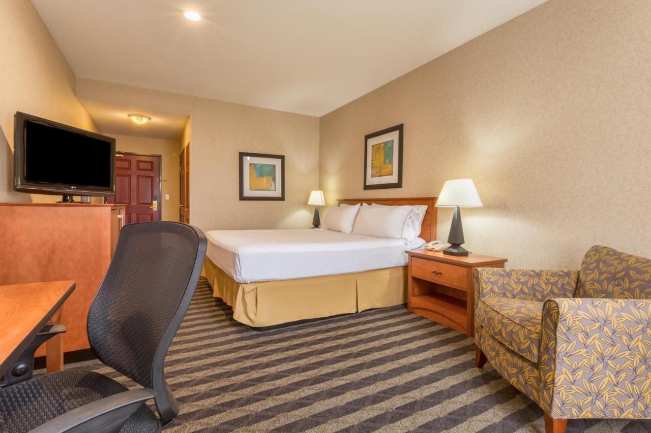 Holiday Inn Express Hotel & Suites Manteca By Ihg Esterno foto