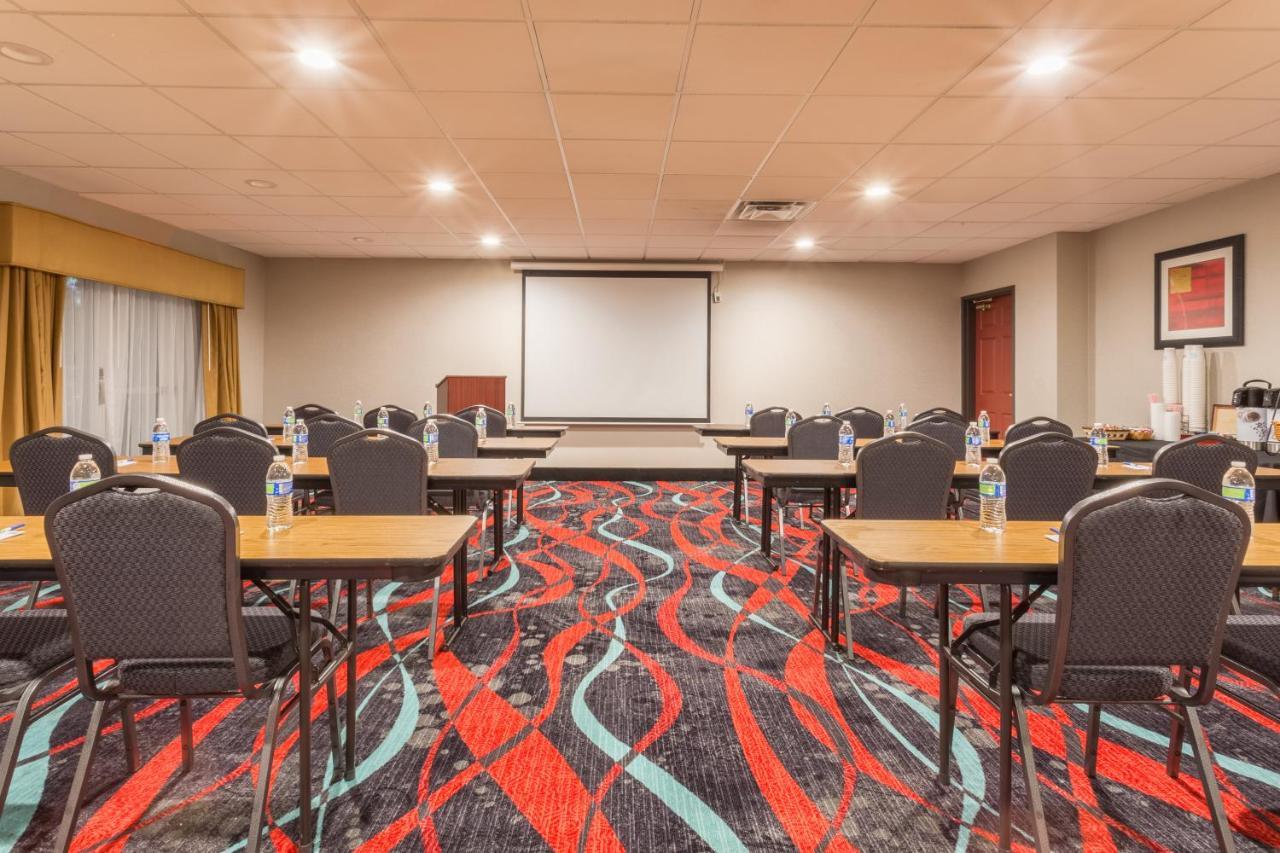 Holiday Inn Express Hotel & Suites Manteca By Ihg Esterno foto