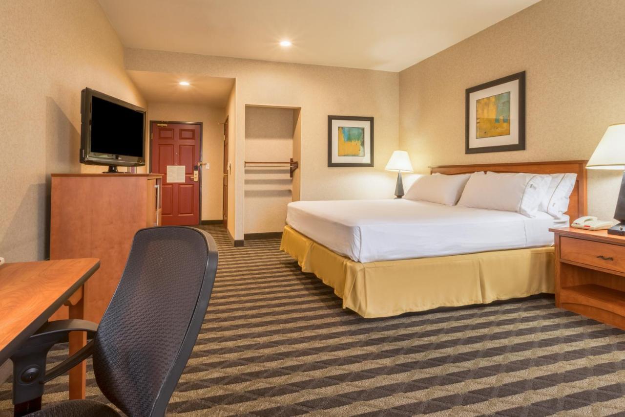 Holiday Inn Express Hotel & Suites Manteca By Ihg Esterno foto