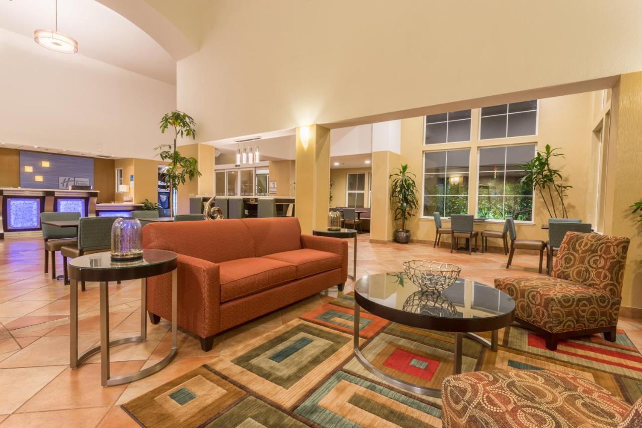 Holiday Inn Express Hotel & Suites Manteca By Ihg Esterno foto