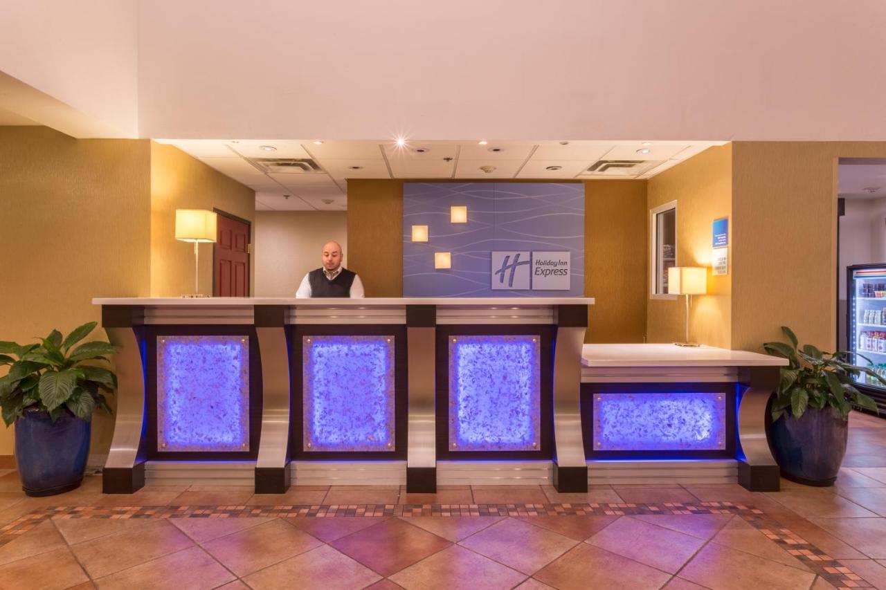 Holiday Inn Express Hotel & Suites Manteca By Ihg Esterno foto